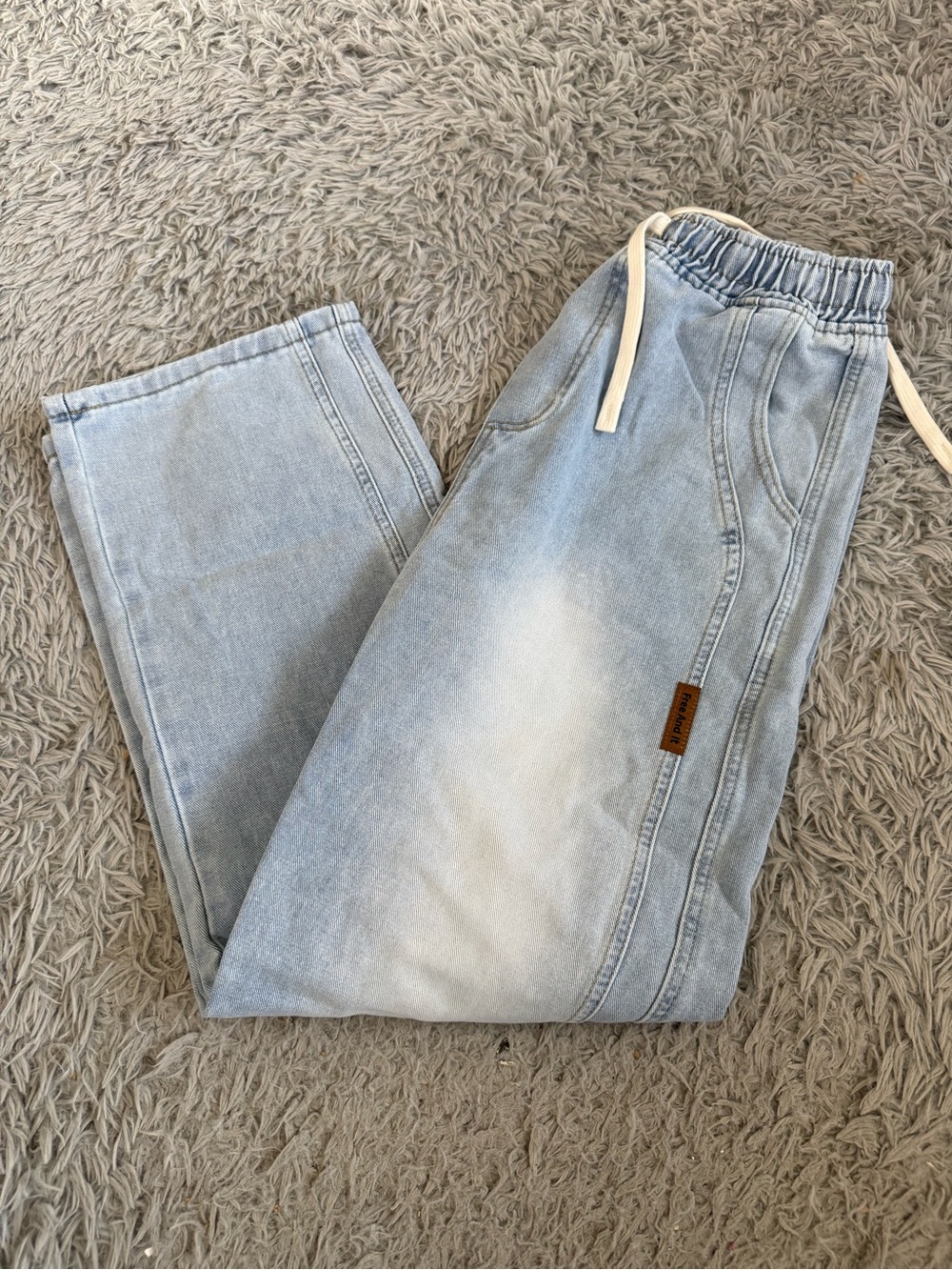 Relaxed Light Blue Men’s Denim Jogger Jeans with Drawstring Waist